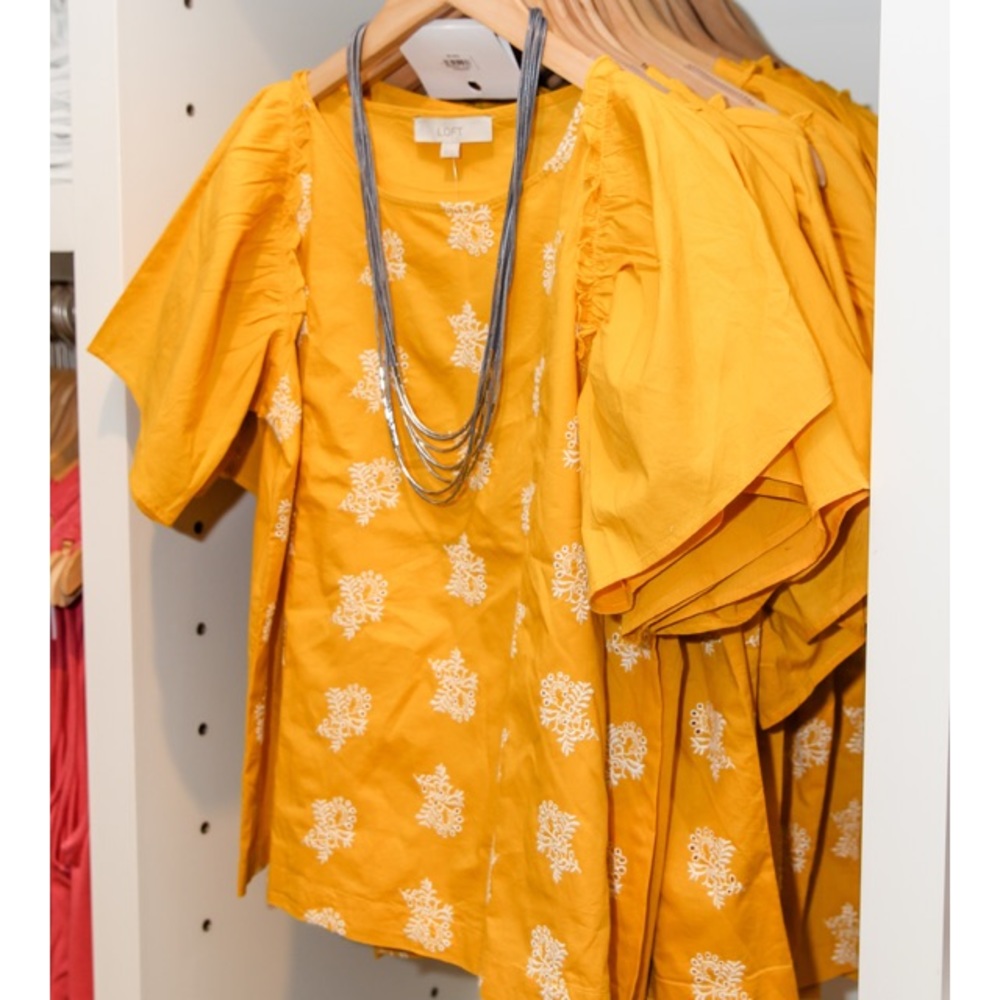 ☀️NWOT/ New gorgeous Blouse.